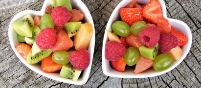 אכילת פירות כחלק מהדיאטה