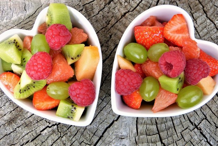 אכילת פירות כחלק מהדיאטה